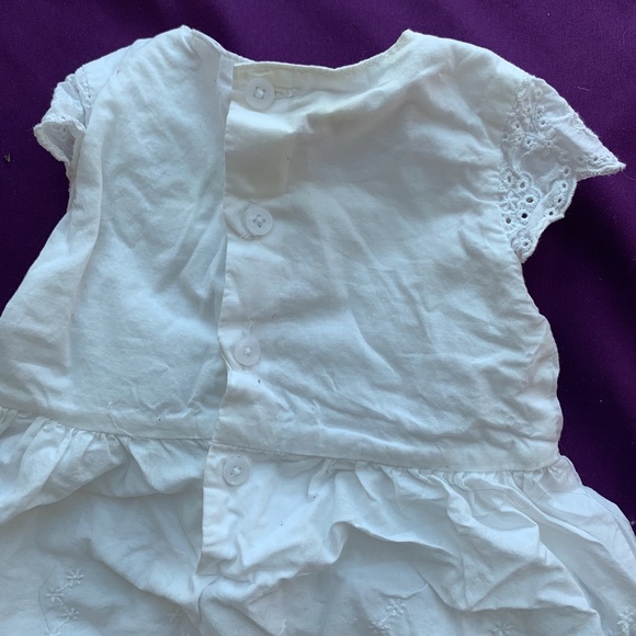 Carter's 9 months baby girl white dress - Picture 3 of 4